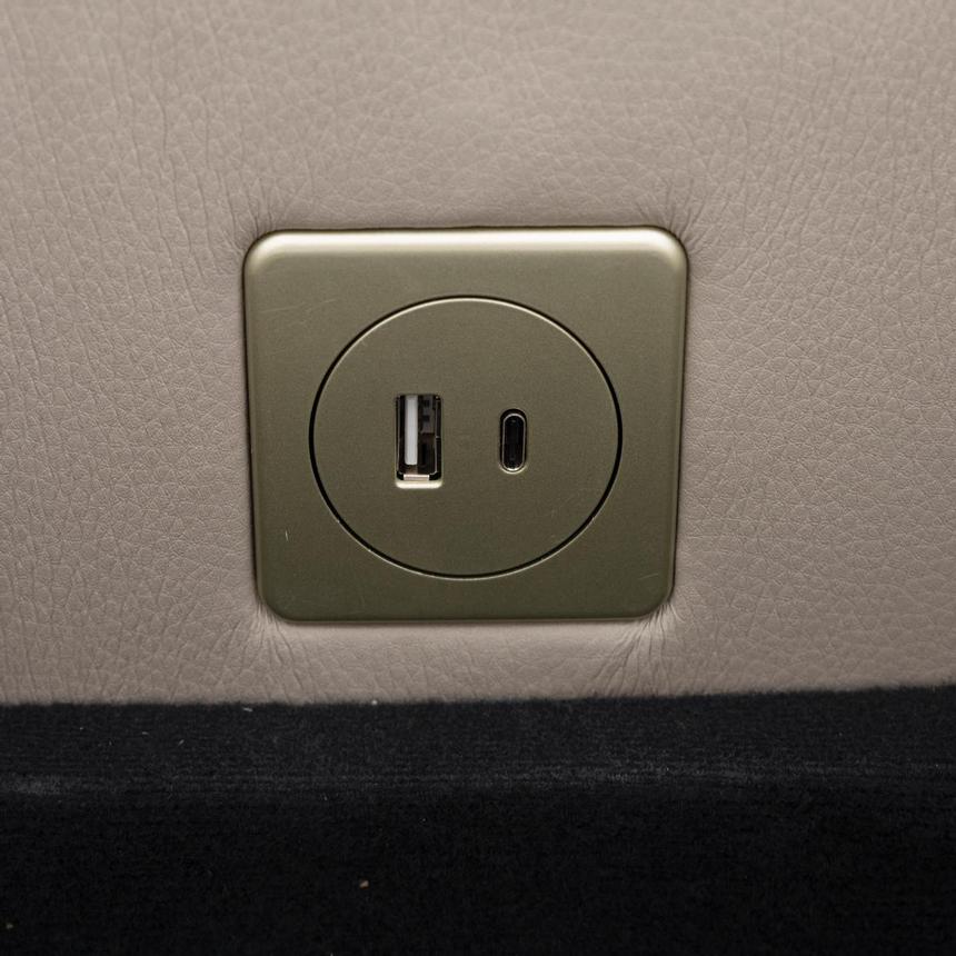 Neptune Gray Leather Power Reclining Sofa w/Console alternate image, 12 of 17 images.