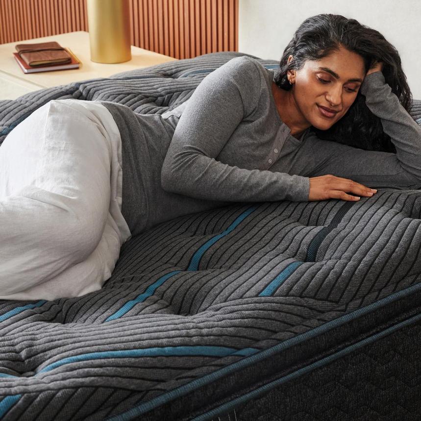 Level Two Plush King Mattress by Beautyrest alternate image, 5 of 7 images.